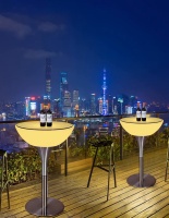 Стол светящийся квадратный на металическом основании 60х60х76